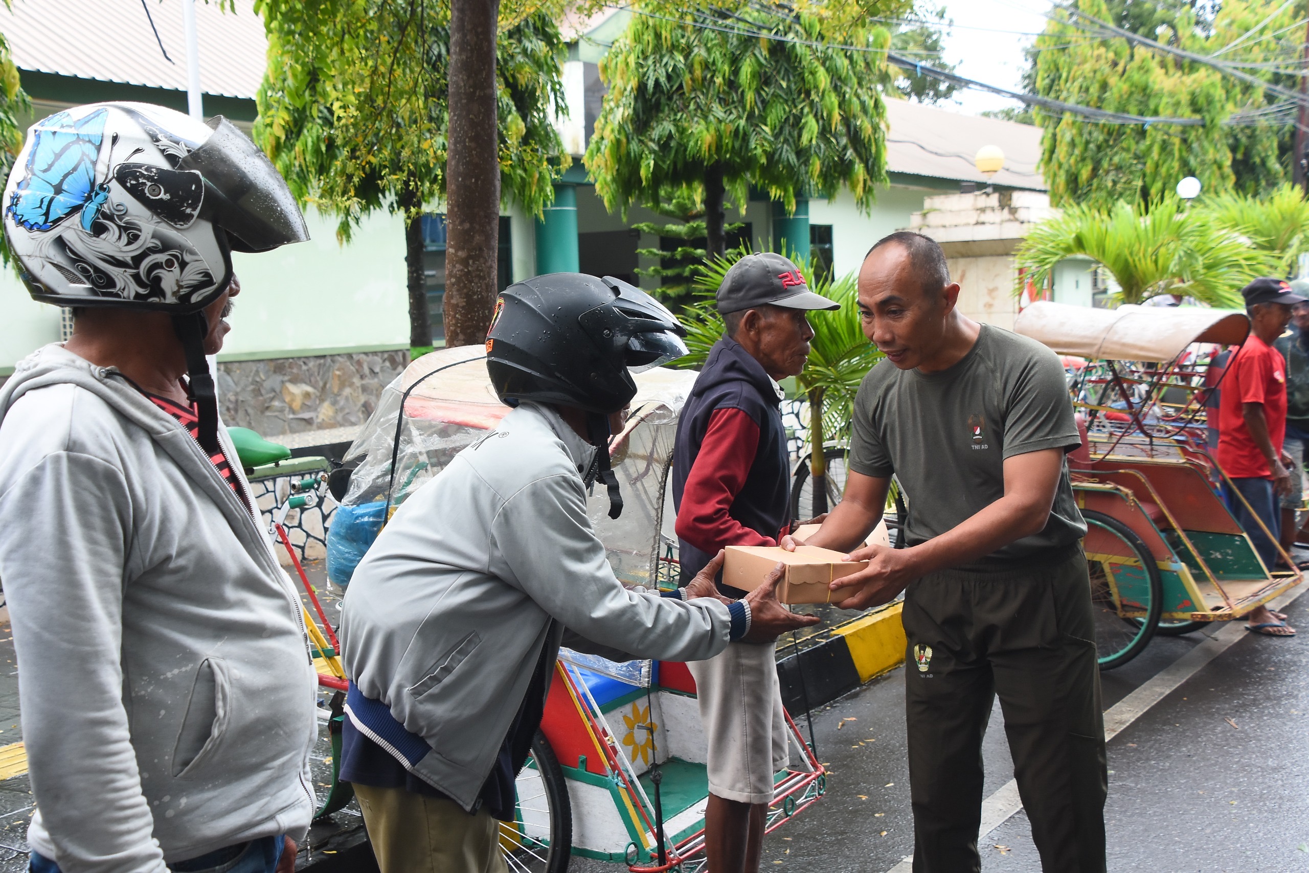 Jum’at Berkah Korem 141/Tp Gelar Kegiatan Rutin Berbagi Kebaikan