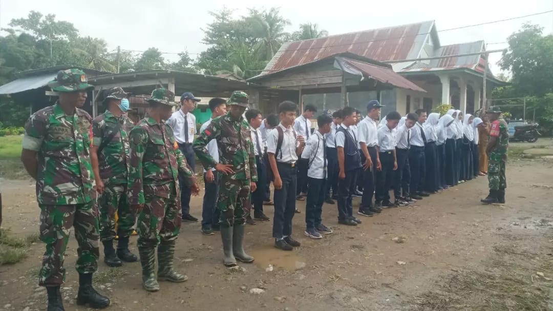 Koramil 1406-03/Maniangpajo Bersihkan Pasar Rakyat Gilireng