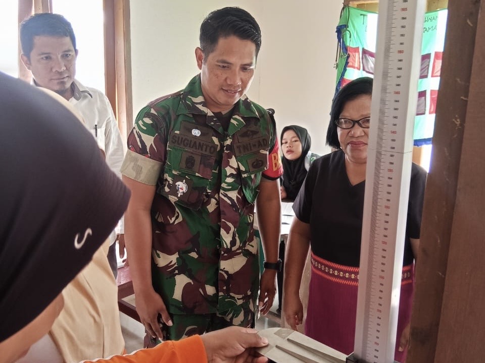 Wujudkan Balita Sehat, Babinsa dampingi pelaksanaan posyandu di Desa Binaan