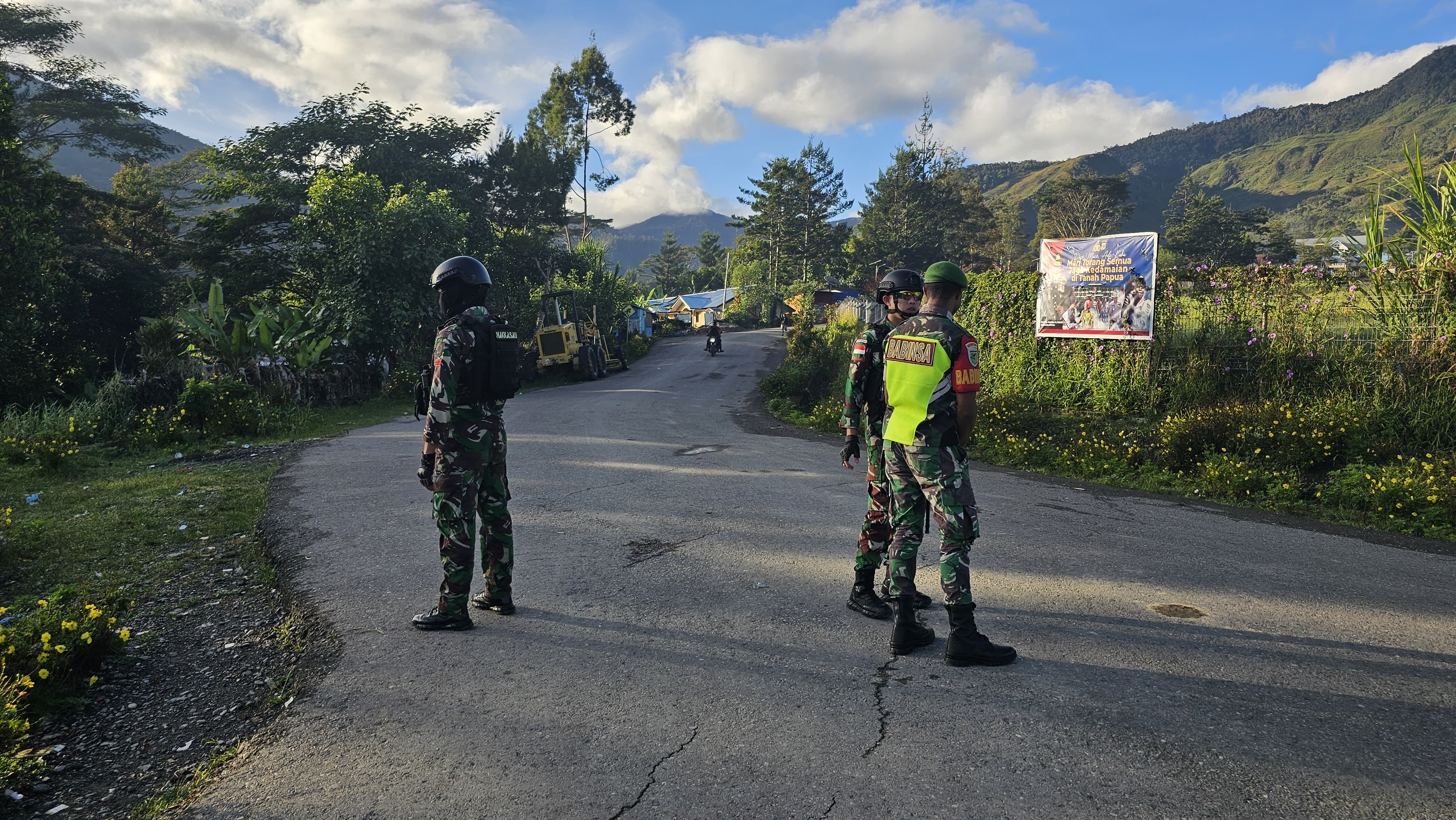 Satgas Yonif 721/Mks Pos Karubaga Jadi Panitia Dalam perayaan Hari Raya Idul Adha 1445 H