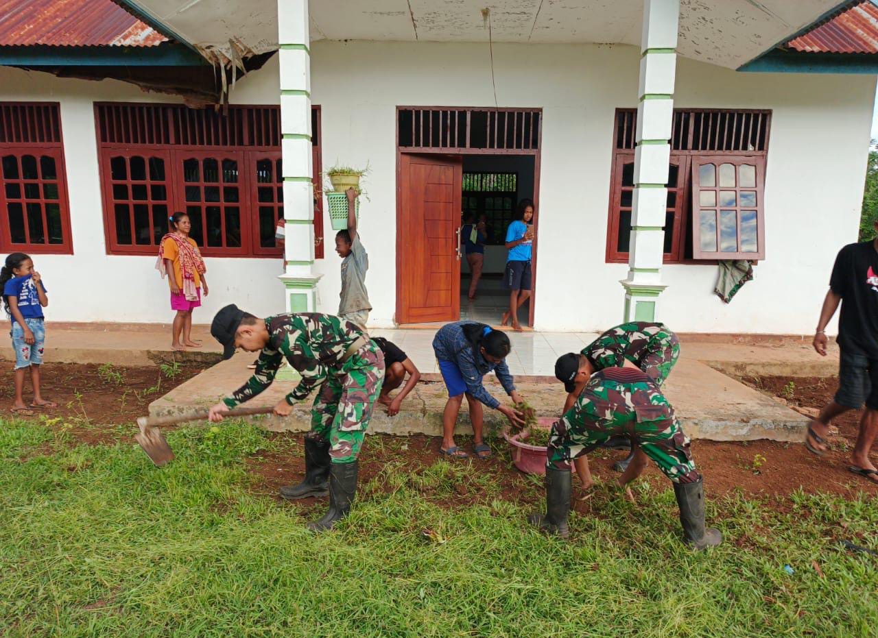 Biasakan Warga Untuk Merawat Tempat Ibadah, Prajurit Lipan Lakukan Pembersihan di Gereja Katolik Santa Bernadetha Kampung Sipias