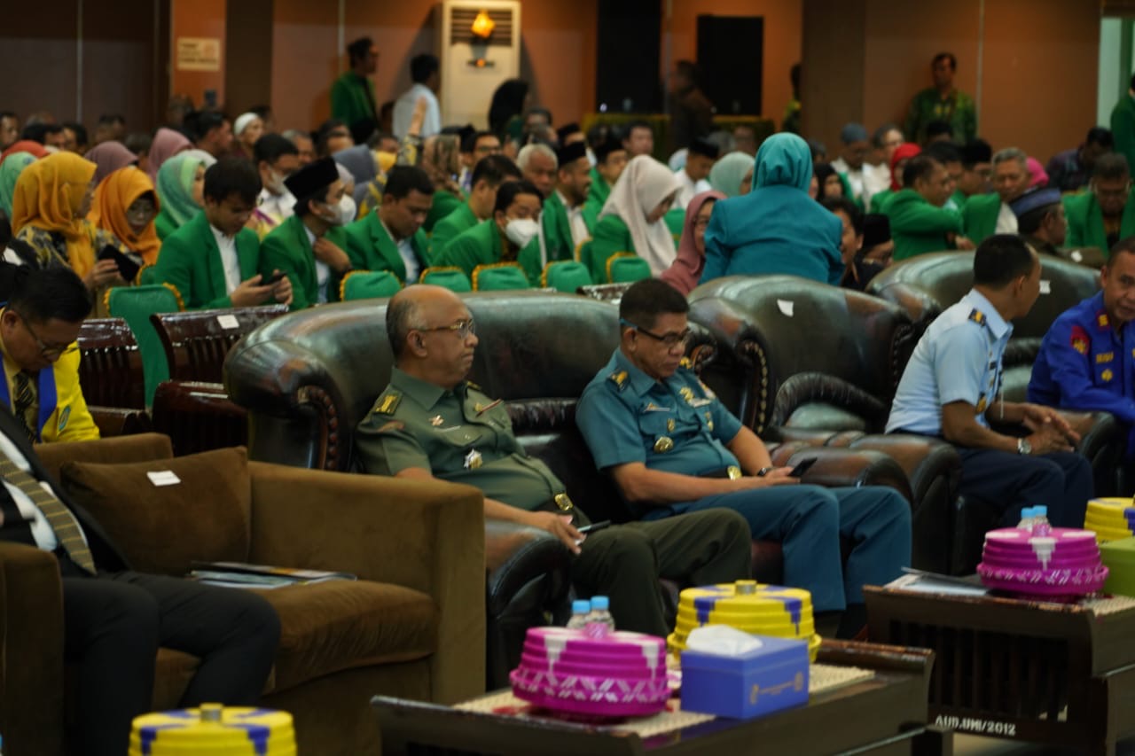 Pamen Ahli Bid. Sishanneg Poksahli Mewakili Pangdam XIV/Hsn Hadiri Milad Ke-70 UMI Makassar