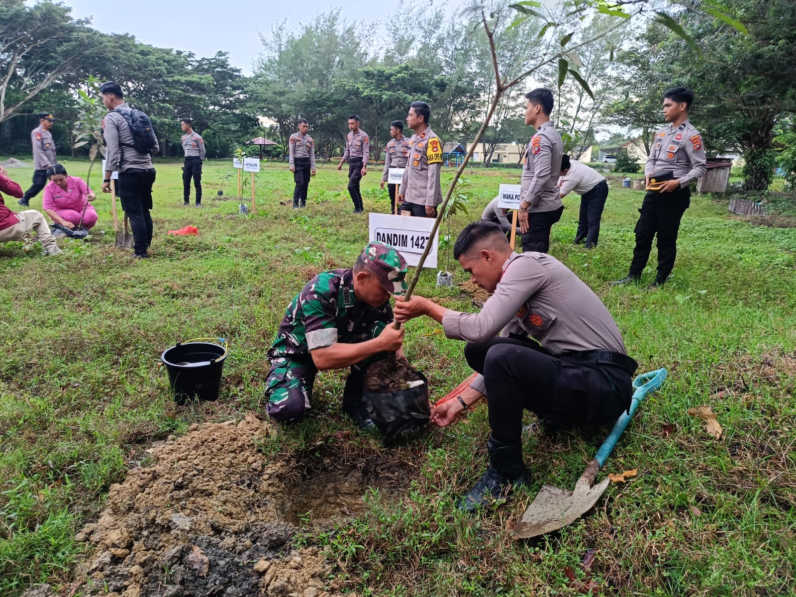 Kodim 1427/Pasangkayu Hadiri Penanaman Pohon dalam Rangka HUT Bhayangkara Ke-78 Tahun 2024