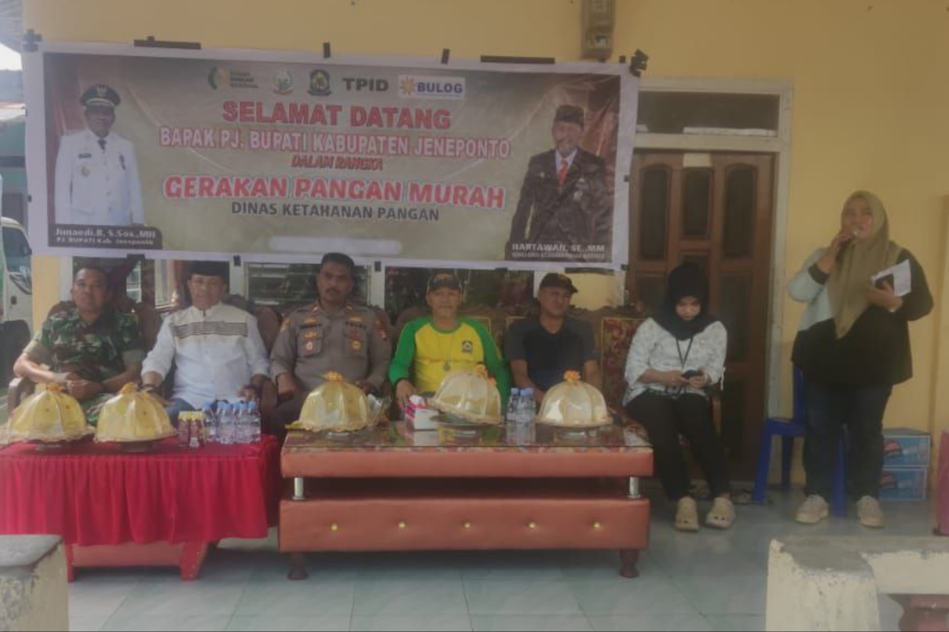 Dukung Optimalisasi dan Stabilitas Harga Pangan, Danramil Kelara Hadiri Gerakan Pangan Murah