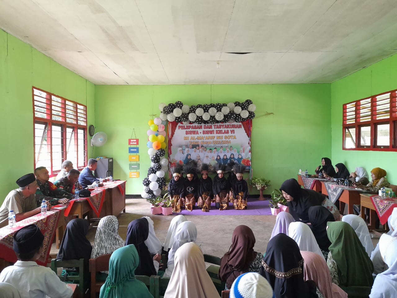 Wujudkan Ruang, Alat dan Kondisi Juang Yang Tangguh, Satgas Pamtas Yonif 726/Tml Beri Motivasi Siswa Yang Tamat