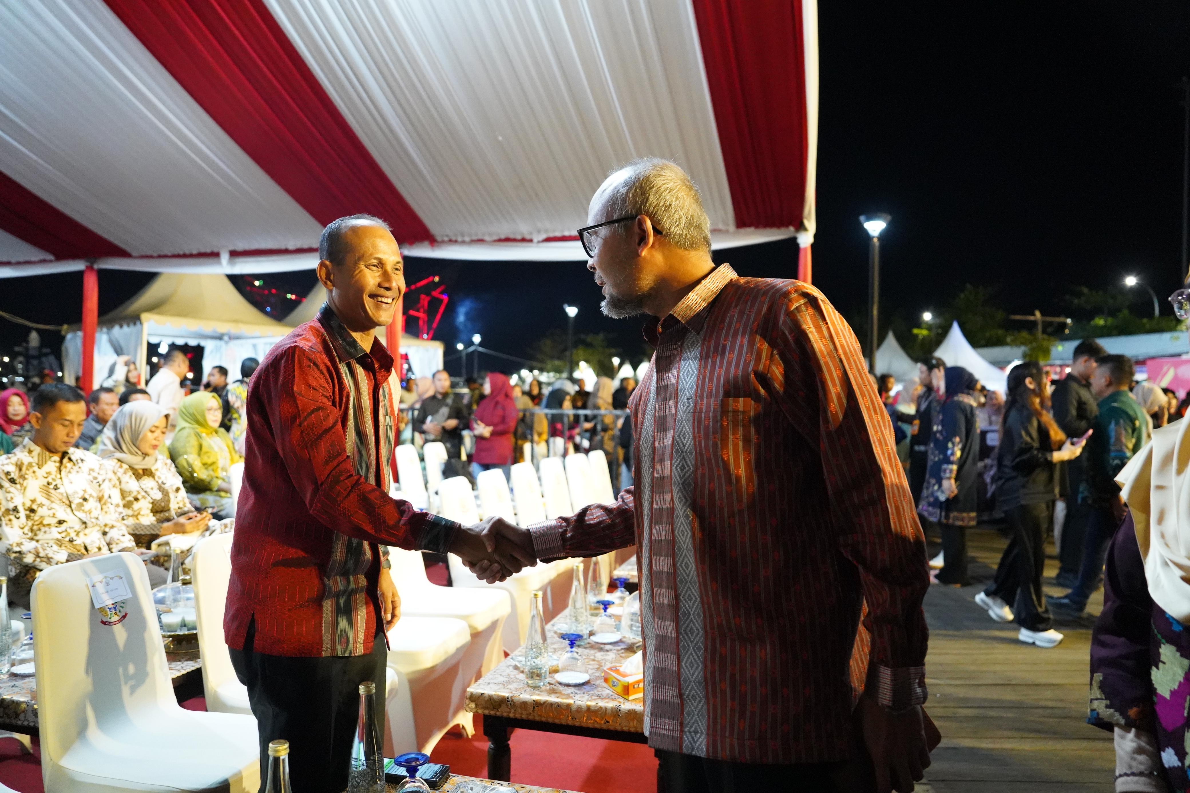 Kasdam XIV/Hsn Mewakili Pangdam Pada Festival Seni Pertunjukan Sulsel Menari