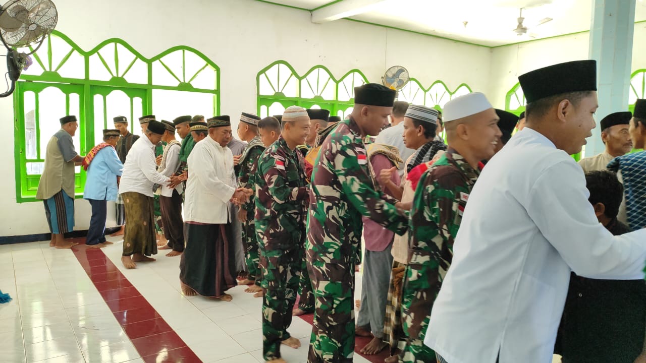 Miliki Jiwa Rela Berkorban dan Berserah Diri Kepada Sang Pencipta, Satgas Pamtas Yonif 726/Tml Rayakan Idul Adha 1445 H bersama Warga Di Perbatasan