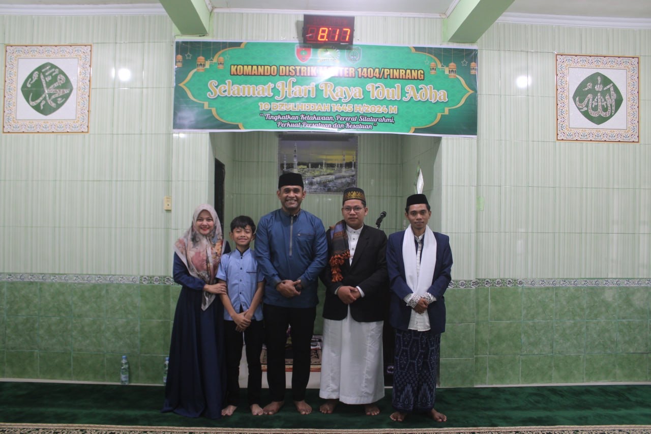 Dandim 1404/Pinrang Shalat Idul Adha Bersama Anggota Di Masjid Nurul Iman Kodim 1404/Pinrang